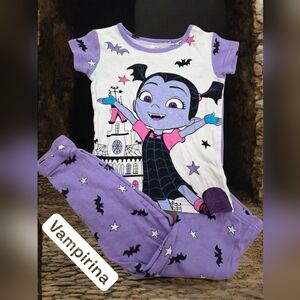 *0475 Vampirina Pajama Set Girls 4T